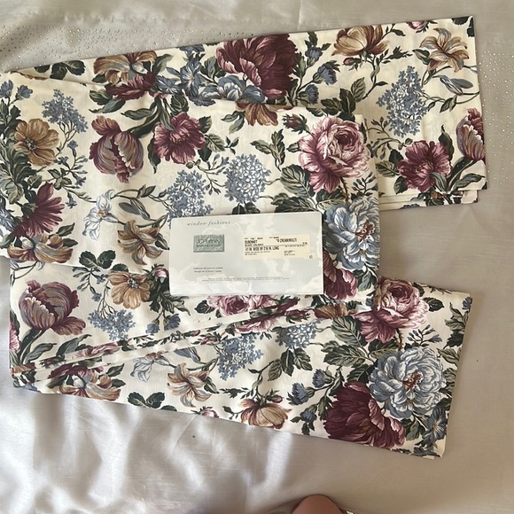 Dubonnet Floral Scarf Valance | 41” Wide x 216” Long - New in Pack - Picture 1 of 8